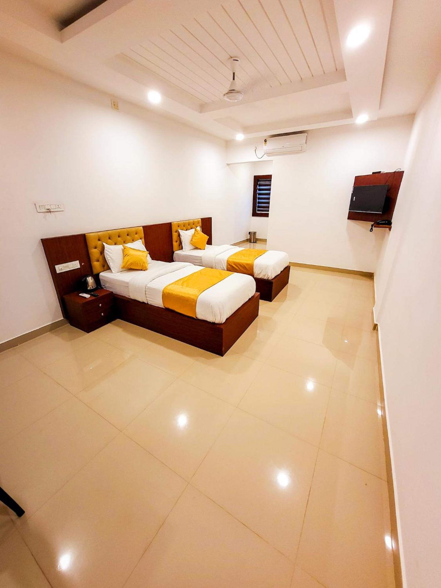 Thejaswini Residency Cheruvathur Nileshwar Экстерьер фото