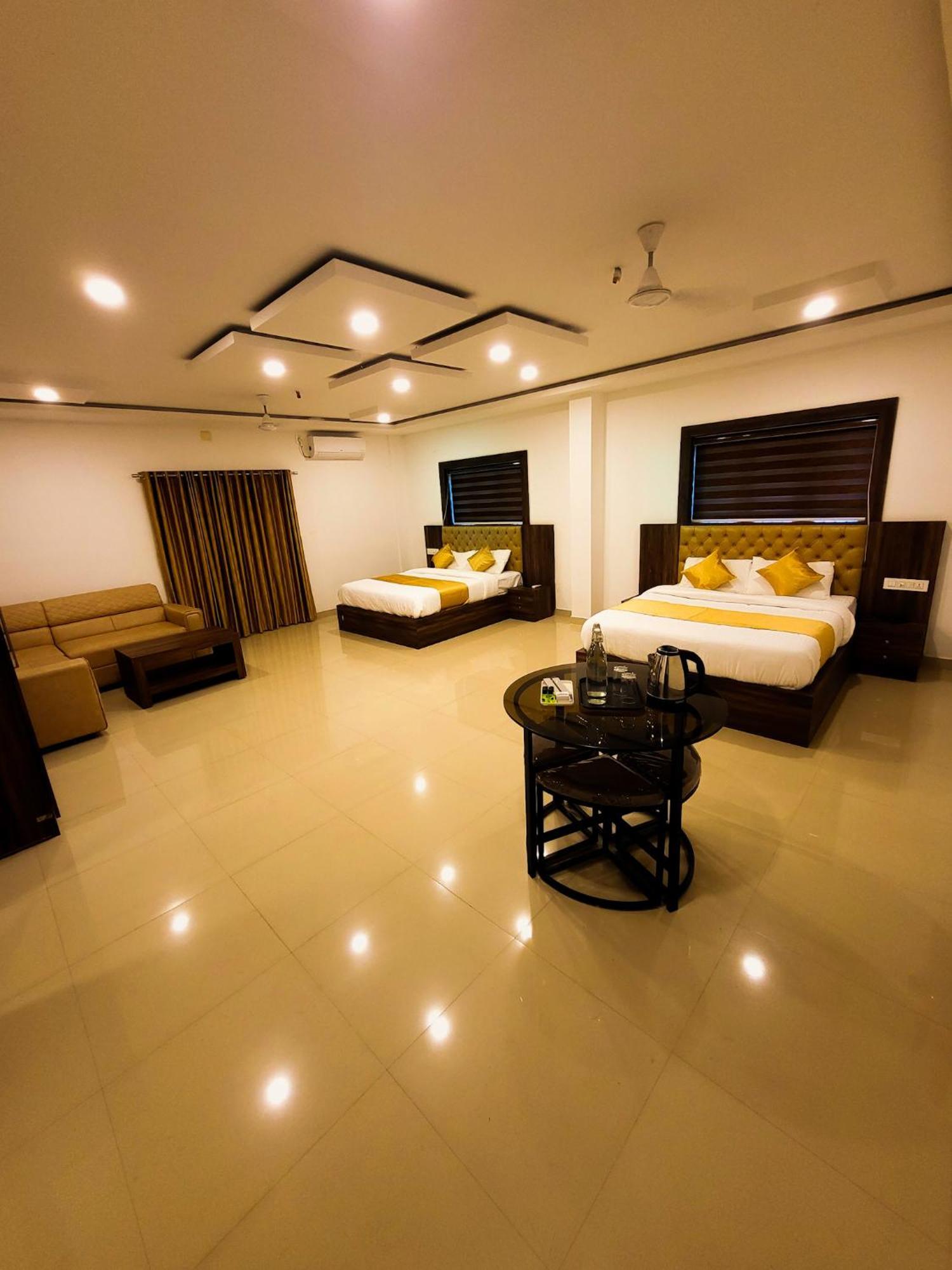 Thejaswini Residency Cheruvathur Nileshwar Экстерьер фото